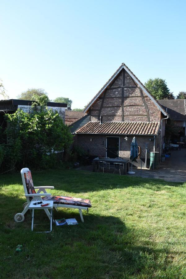 Aan De Holle Weg. Zeer Landelijk Gelegen Verbouwde Stal Tot Woning Nuth Exterior photo